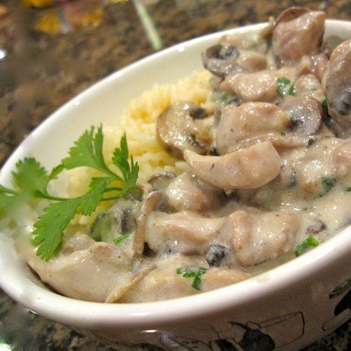 Куриное филе с грибами в кефире