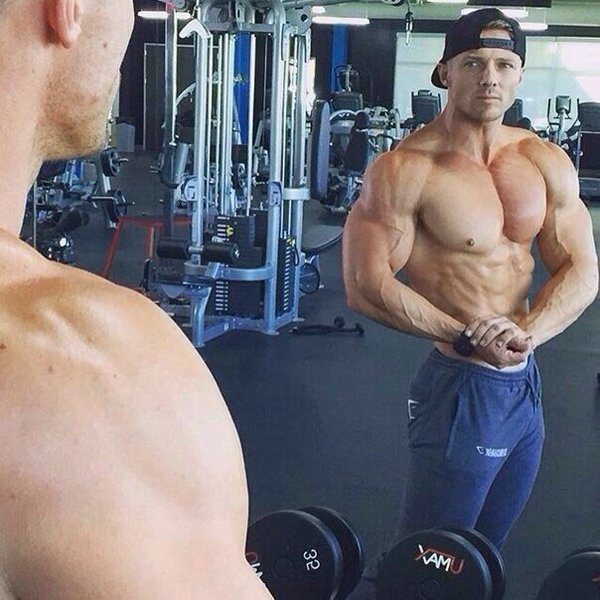 3 Ways To Use The Dumbbell Bench In Your Chest Workout
