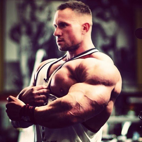 5 Muscle-Building Mantras To Guide Your Transformation